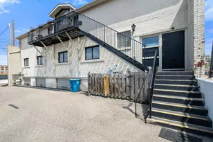 137 N Park St, Kalamazoo, MI 49007 - Photo 2