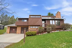 2725 Cooley Lake Rd, Highland, MI 48356 - Photo 2