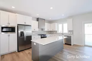 5151 Blendon Mdw Cir, Hudsonville, MI 49426 - Photo 2