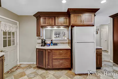 1305 W Ellis Street, Belding, MI 48809 - Photo 8