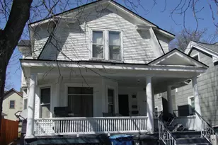 718 W Cedar St, Kalamazoo, MI 49007 - Photo 2