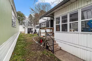 3527 Hoyt St, Norton Shores, MI 49444 - Photo 2