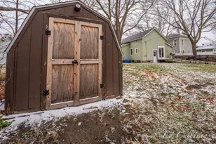 211 N Division St, Spring Lake, MI 49456 - Photo 26