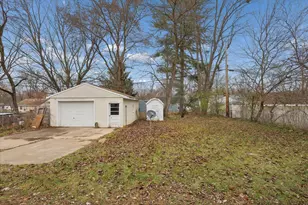 225 Adaline St, Battle Creek, MI 49017 - Photo 8