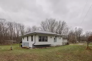 11102 S 34th St, Vicksburg, MI 49097 - Photo 1