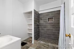 1118 Fulton St E, Grand Rapids, MI 49503 - Photo 12