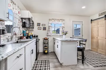 320 East Drive, Marshall, MI 49068 - Photo 8