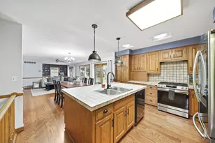 1544 Brookfield Ct, Adrian, MI 49221 - Photo 6