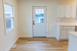 961 Aurora Ave, Muskegon, MI 49442 - Photo 12