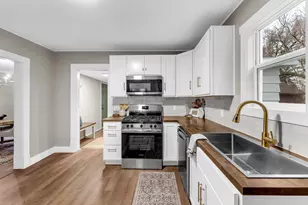 1233 Emerald Ave NE, Grand Rapids, MI 49505 - Photo 8