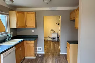 20812 Woodward St, Clinton Twp, MI 48035 - Photo 16