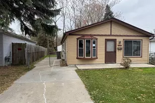 20812 Woodward St, Clinton Twp, MI 48035 - Photo 2