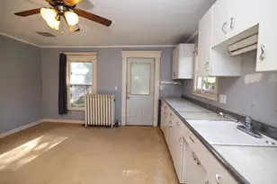 409 Portage Ave, Three Rivers, MI 49093 - Photo 8