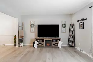 6247 Mountie Way, Jackson, MI 49201 - Photo 4