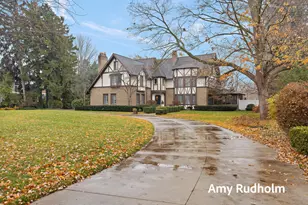 522 E River St, Spring Lake, MI 49456 - Photo 1