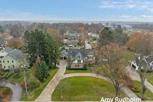 522 E River St, Spring Lake, MI 49456 - Photo 2