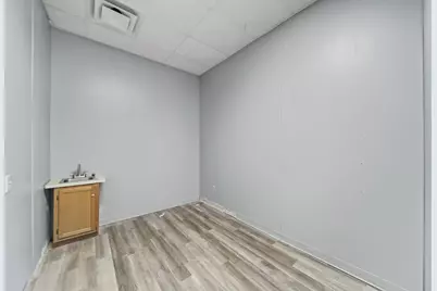 3212 Wildwood Avenue, Jackson, MI 49202 - Photo 12