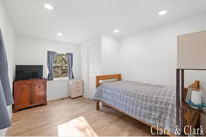 536 E Bond Street, Hastings, MI 49058 - Photo 12