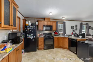 12811 Charles Dr, Wayland, MI 49348 - Photo 6