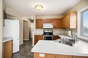 3404 Clear View Dr, Holland, MI 49424 - Photo 6