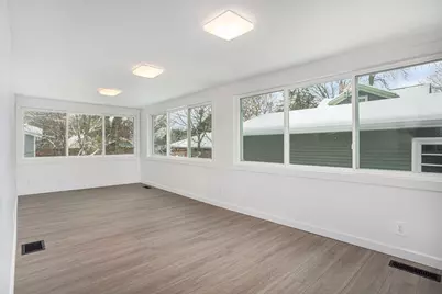 305 S Mingo Street, Albion, MI 49224 - Photo 4