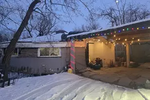 23360 Glencreek Dr, Farmington Hills, MI 48336 - Photo 2