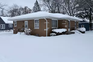 805 Slayton Ave, Grand Haven, MI 49417 - Photo 2