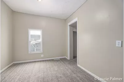 231 E Lincoln Avenue, Ionia, MI 48846 - Photo 8