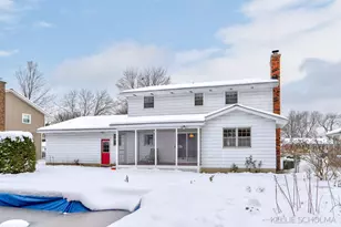 8110 Greenridge Dr, Jenison, MI 49428 - Photo 8