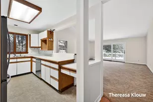 17496 Meadow Wood Rd, Spring Lake, MI 49456 - Photo 12