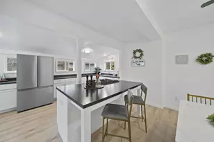 328 Adams St, Jackson, MI 49202 - Photo 16