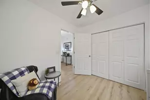 328 Adams St, Jackson, MI 49202 - Photo 12