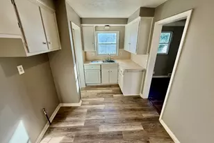 22084 Shakespeare Ave, Eastpointe, MI 48021 - Photo 10