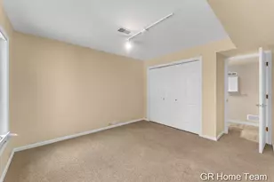 1946 Cross Bend St NE, Grand Rapids, MI 49505 - Photo 38