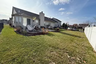 32037 Red Creek Dr, Chesterfield, MI 48047 - Photo 16