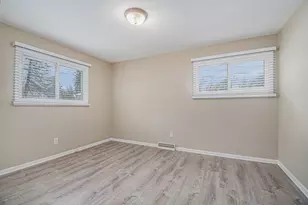 1717 Gentian Dr SE, Grand Rapids, MI 49508 - Photo 10