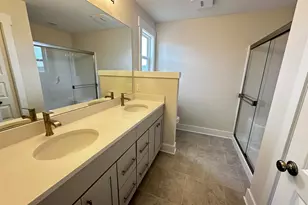 690 Lincoln Lawns Dr NW, Grand Rapids, MI 49534 - Photo 10