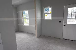 690 Lincoln Lawns Dr NW, Grand Rapids, MI 49534 - Photo 6