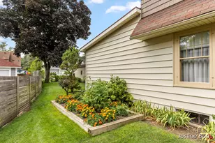 2219 Paris Ave SE, Grand Rapids, MI 49507 - Photo 30