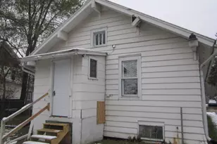 42 Grand Ave, Battle Creek, MI 49037 - Photo 2