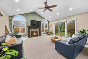 54880 Burlington Dr, Shelby Twp, MI 48315 - Photo 16