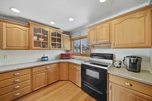 318 Cedar St, Brooklyn, MI 49230 - Photo 8