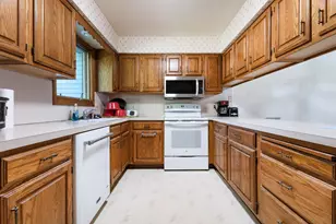 2850 Valley Spring Dr SE, Caledonia, MI 49316 - Photo 6