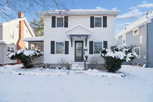 911 4th St, Jackson, MI 49203 - Photo 1