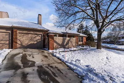 7156 Sturnbridge, West Bloomfield, MI 48322 - Photo 2