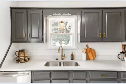 911 Napier Avenue, Saint Joseph, MI 49085 - Photo 18