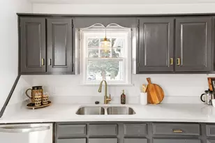 911 Napier Ave, Saint Joseph, MI 49085 - Photo 18