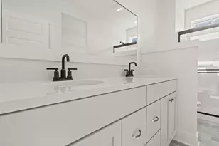 659 Waterford Village Dr NW, Grand Rapids, MI 49534 - Photo 14