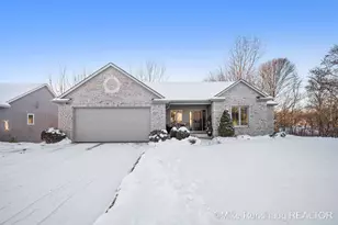 5261 Applewood Dr SW, Grandville, MI 49418 - Photo 2