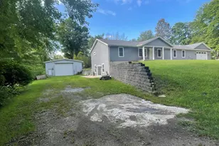 33067 School St, Dowagiac, MI 49047 - Photo 2